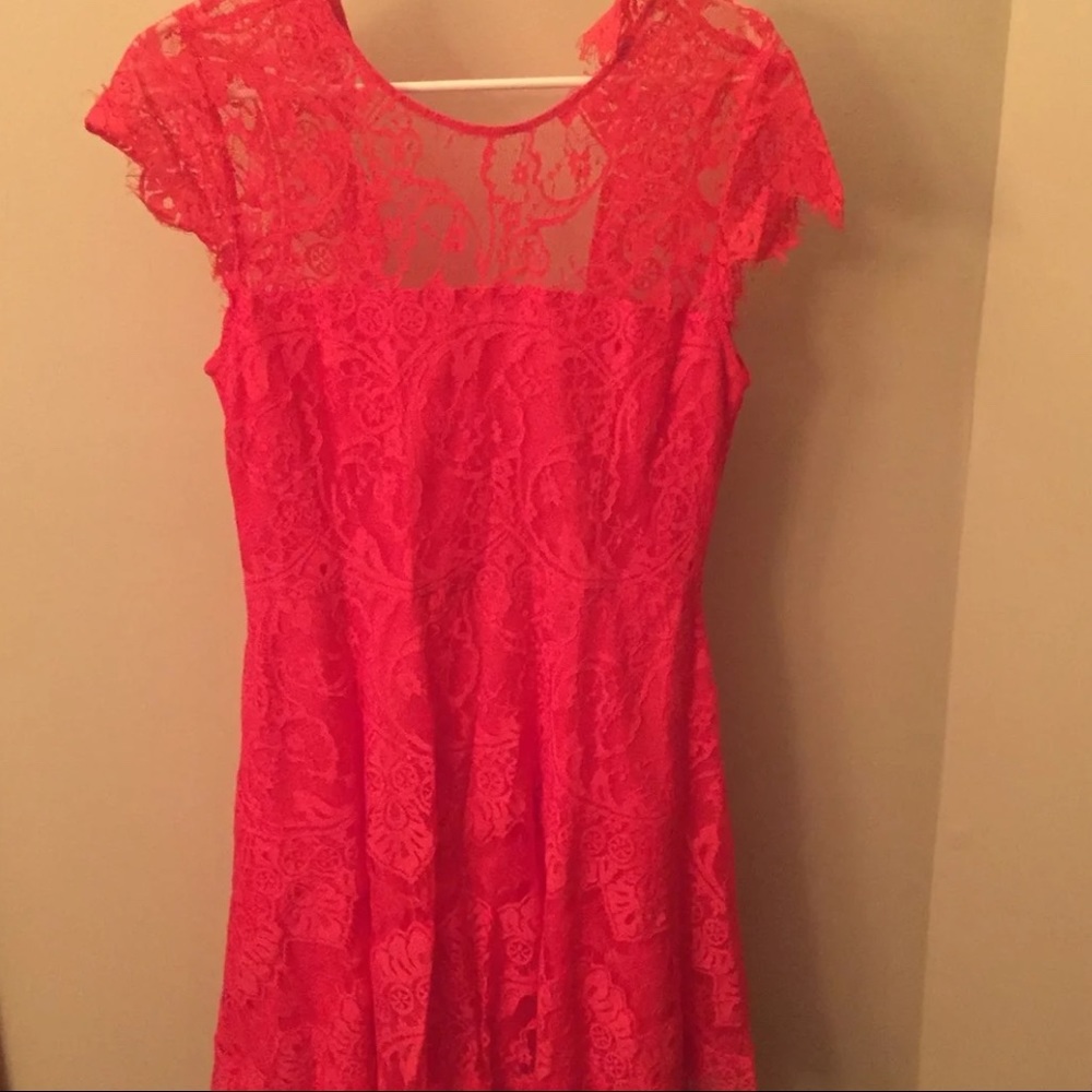 NWOT - BB Dakota Coral Lace Overlay Dress